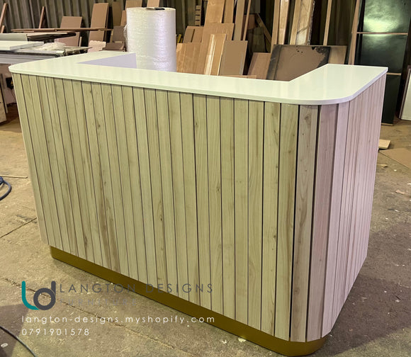 Mpho - 01 reception desk