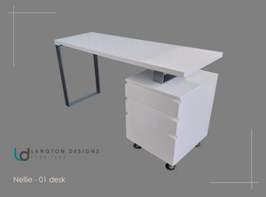 Nellie - 01 desk