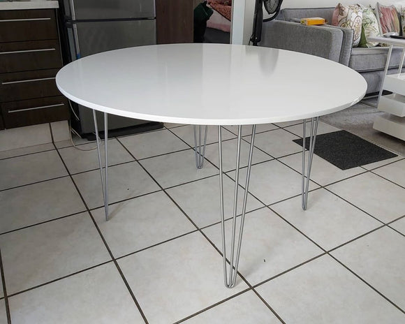 Hairpin dining table